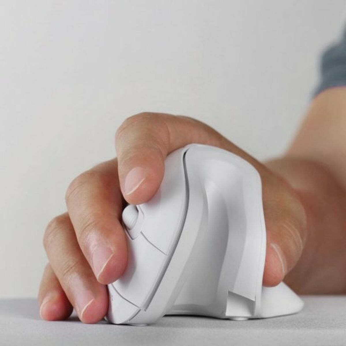 🖱️ DESKORO | Souris Sans Fil Mars Gaming MMWERGOPROW Blanche – Ergonomie, Précision et Style Gaming